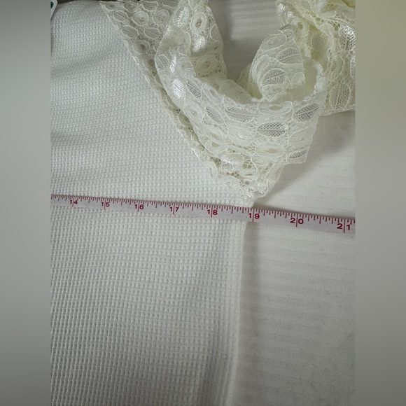 NWT YesNo white thermal Henley shirt with lace sleeves size small - Picture 9 of 12
